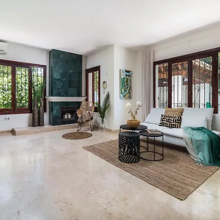 De La Quilla- Private Swimming Pool Next To The