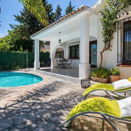 De La Quilla- Private Swimming Pool Next To The شقة إِستيبونا