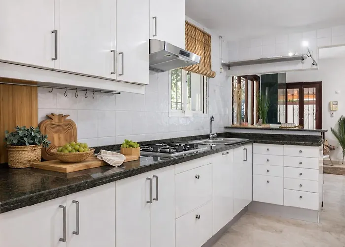 De La Quilla- Private Swimming Pool Next To The *