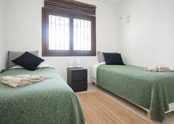 De La Quilla- Private Swimming Pool Next To The