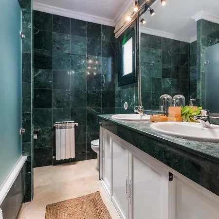 De La Quilla- Private Swimming Pool Next To The