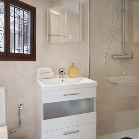 De La Quilla- Private Swimming Pool Next To The